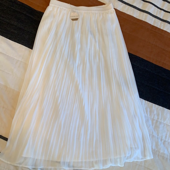Pinkblush Dresses & Skirts - NWT pink blush maternity pleated midi skirt